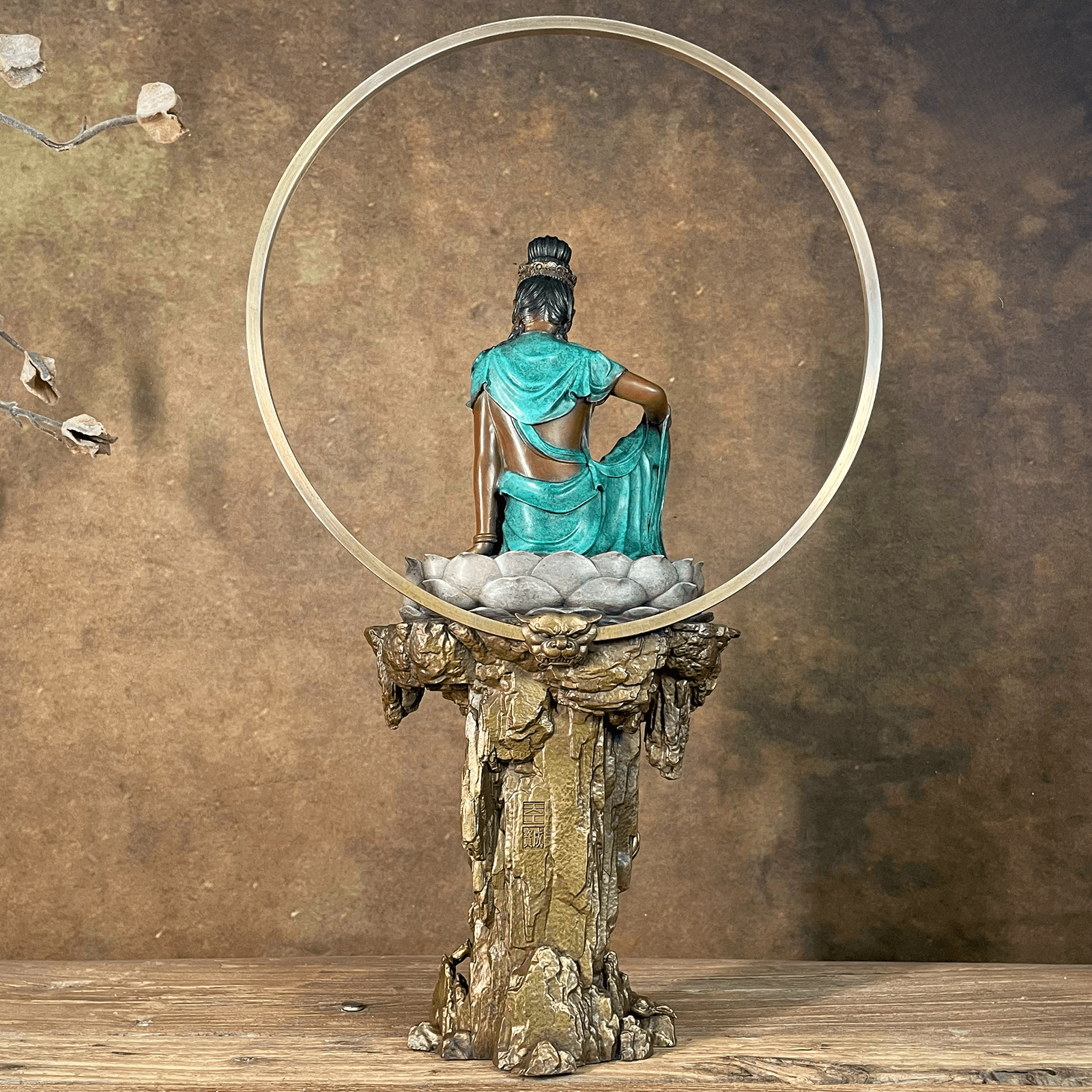 Handcrafted Pure Copper Guanyin Bodhisattva Sculpture – Luxury Zen Decor for Home & Office