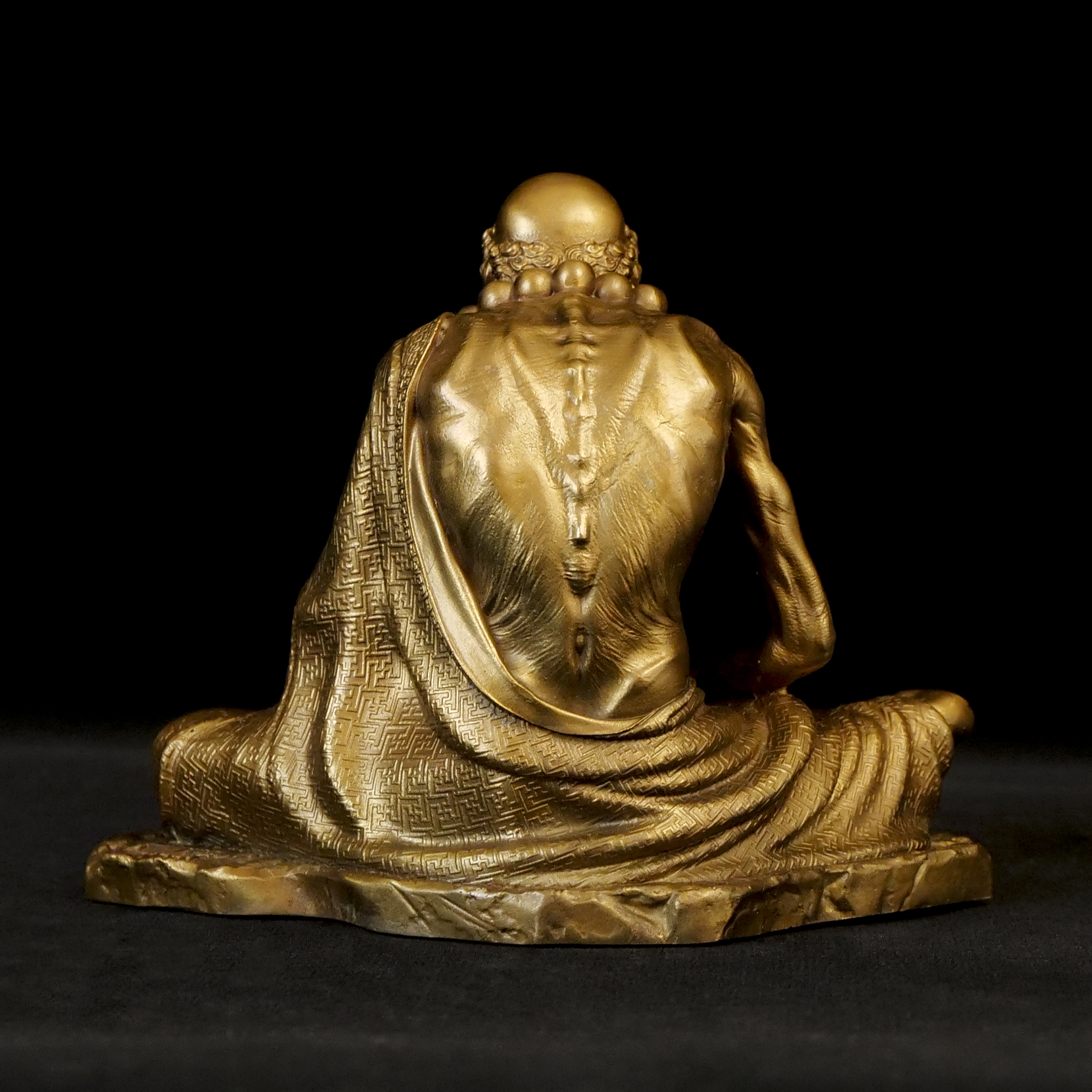 Silent Resolve Bodhidharma Sculpture | Handcrafted Verdigris Copper, Symbol of Inner Strength