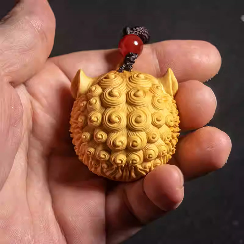 Hand-Carved Boxwood Guardian Lion: The "Sword-Biting" Talisman & Zen Fidget Art