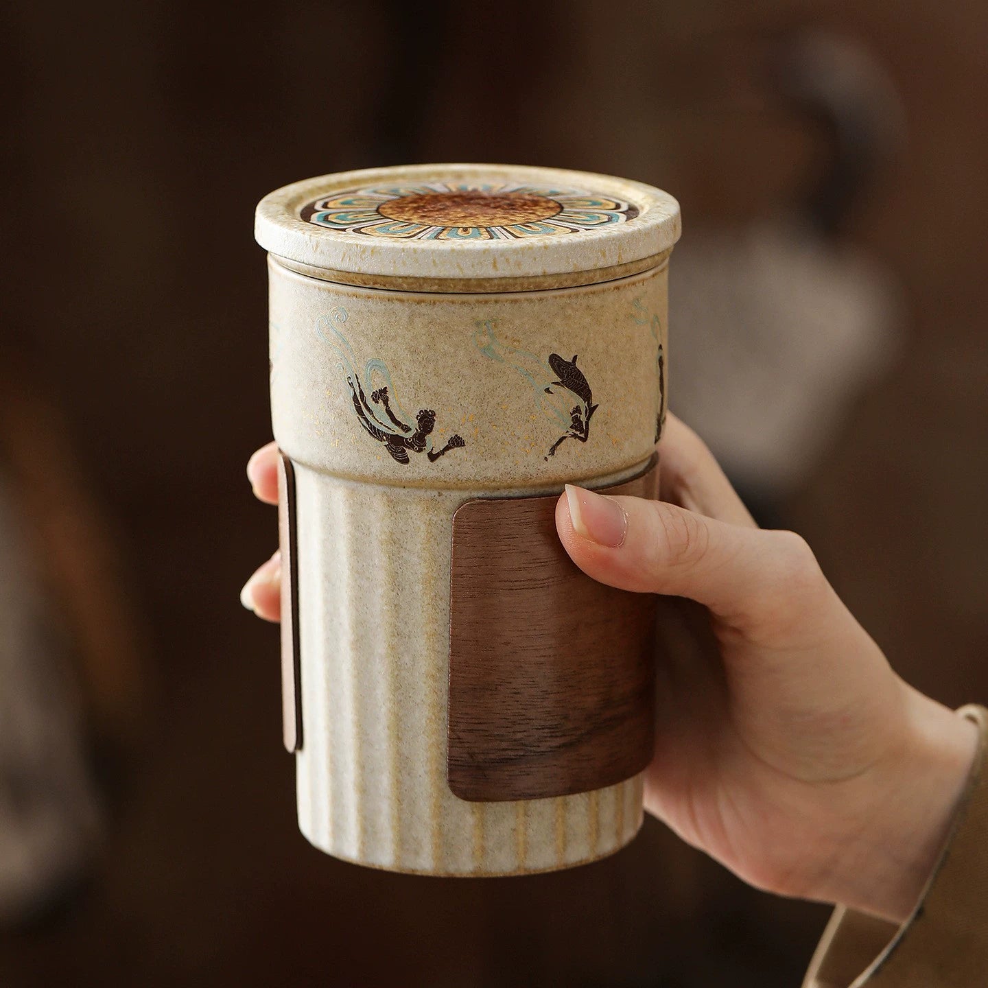 匠の陶器製ティー&コーヒー用マグカップ｜インフューザー内蔵＆木製スリーブ付き