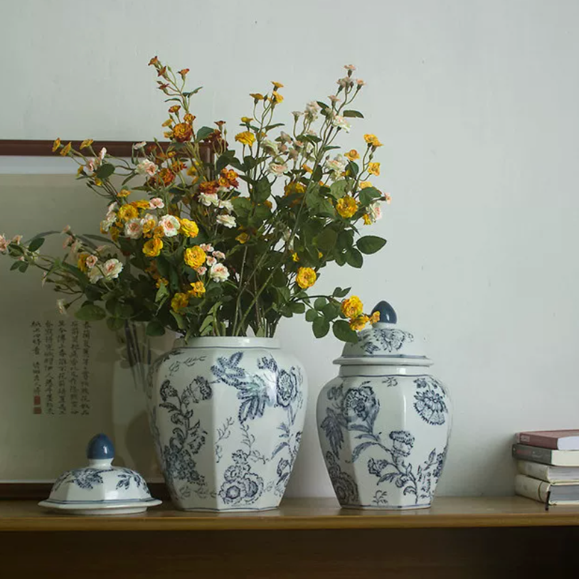 ShaolinMart Jingdezhen Ice Crackle Blue and White Porcelain Vase – Hand-Painted Floral Curio & Living Room Centerpiece
