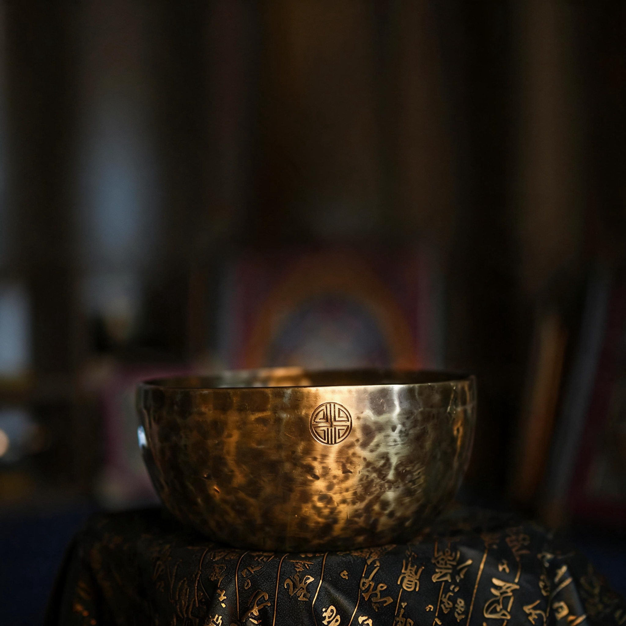 Handcrafted Full Moon Singing Bowl – Tiger Stripe Edition with Free Mallet