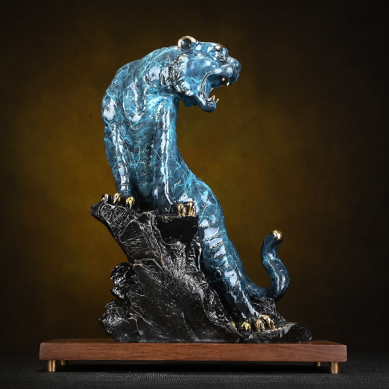 Brass Mountain Tiger Statue – Eastern-Inspired Tiger Decor for Home, Office & Meaningful Gifts
