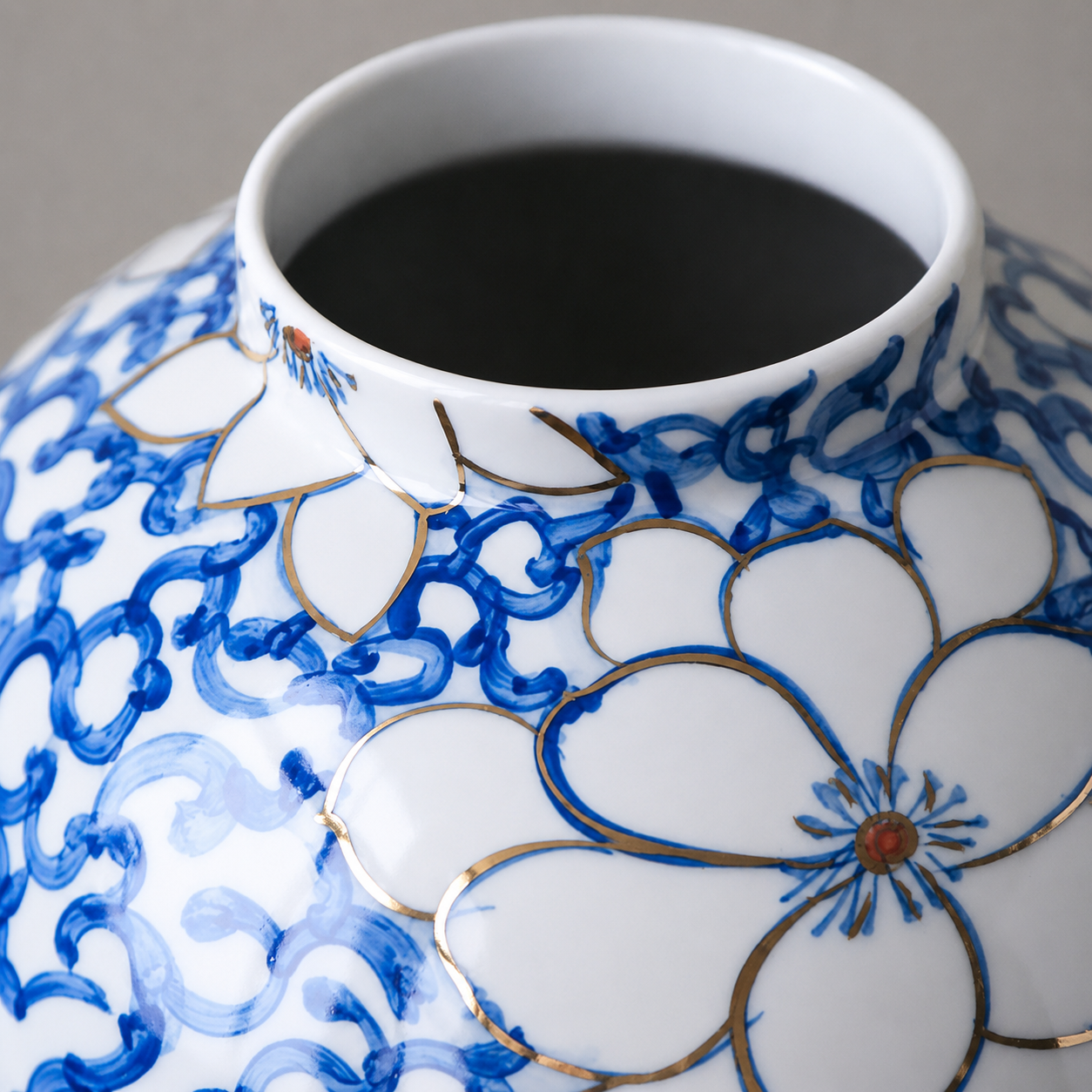 Hand-Painted Blue & White Floral Ceramic Vase — Made in Jingdezhen, Luxurious & Elegant - ShaolinMart