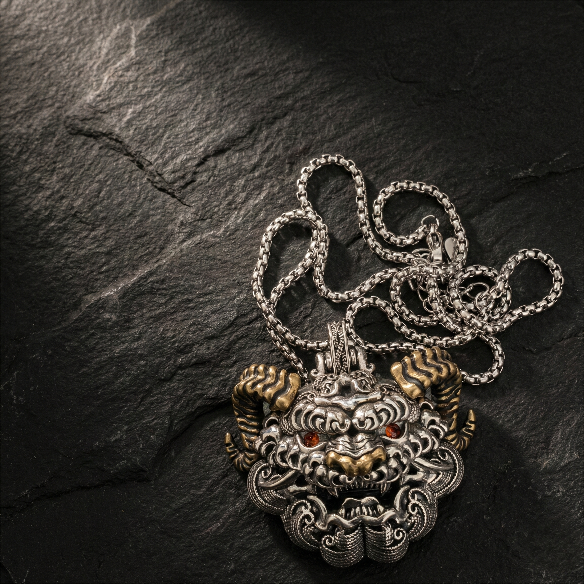 Shaolin-Inspired Taotie Mythical Beast Openable Pendant Necklace | Retro Chinese Guardian Amulet