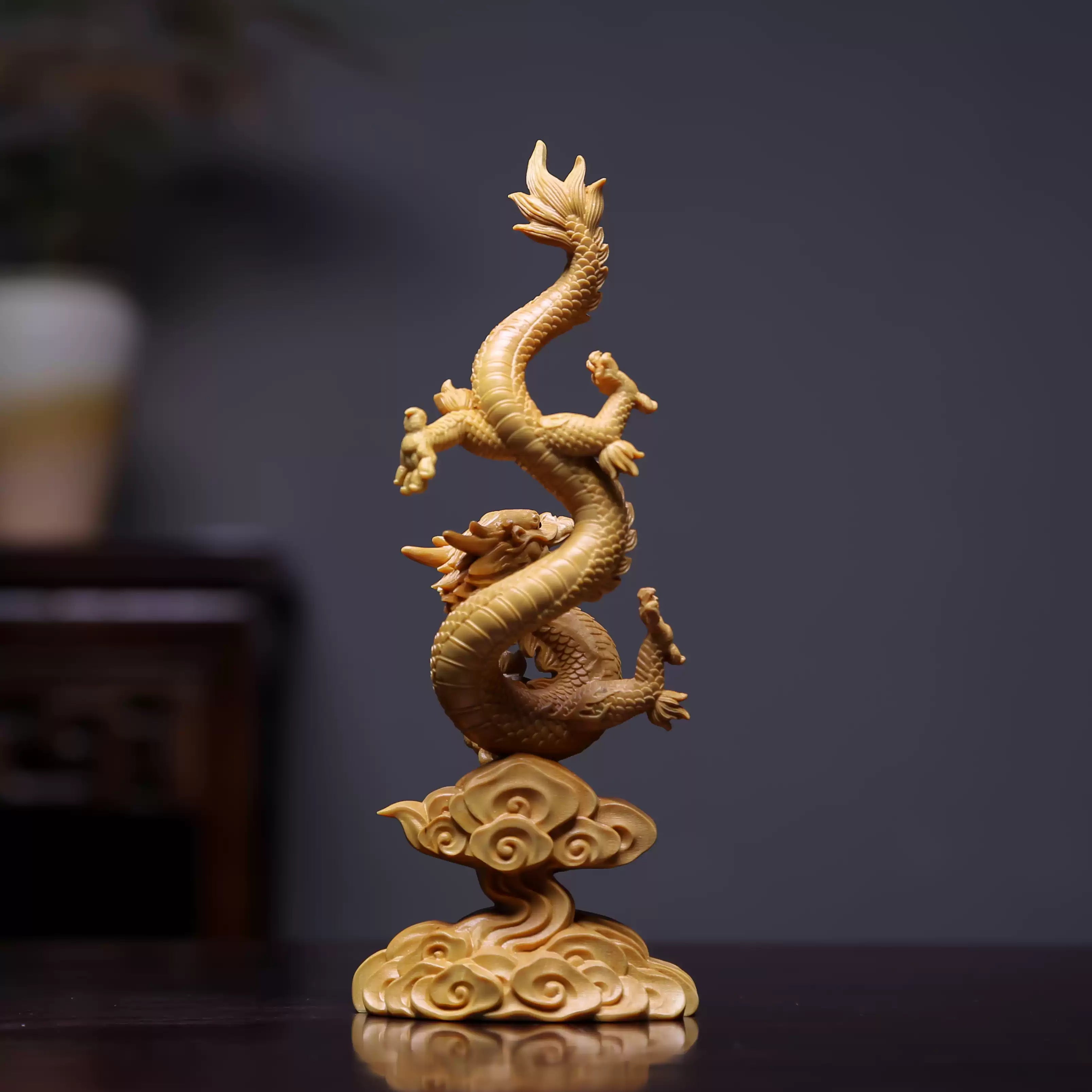 四海を翔ける天上の龍：手彫り黄楊の伝世作品