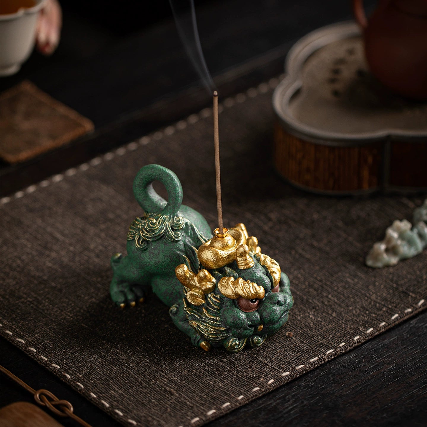 Imperial Green Jinmao Hou Pixiu Incense Burner – Creative Stick Incense Holder & Mythological Guardian Statue