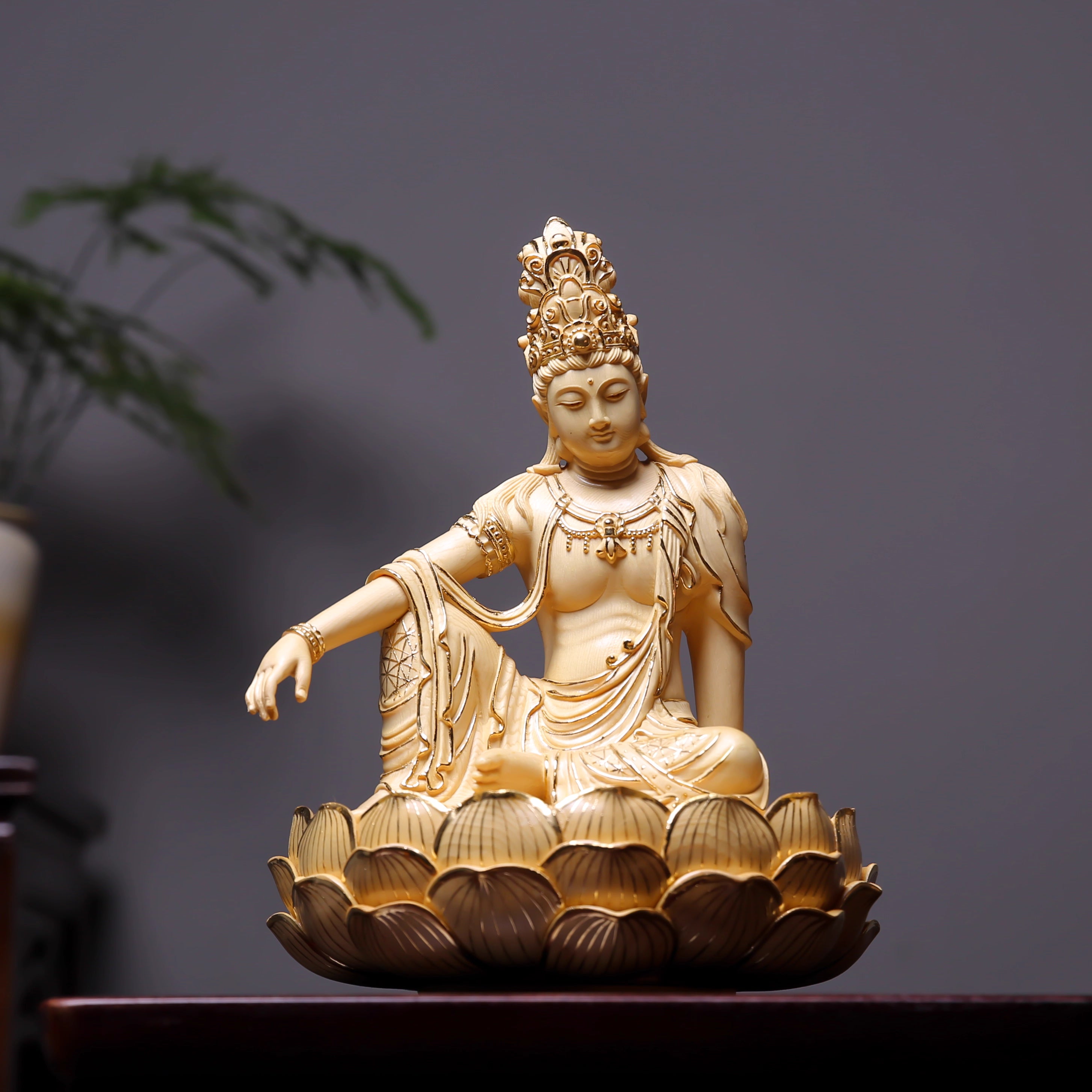 Shaolin Masterwork Series: Aromatic Cypress Carving - "The Serene Guan Yin" (Royal Ease Pose)