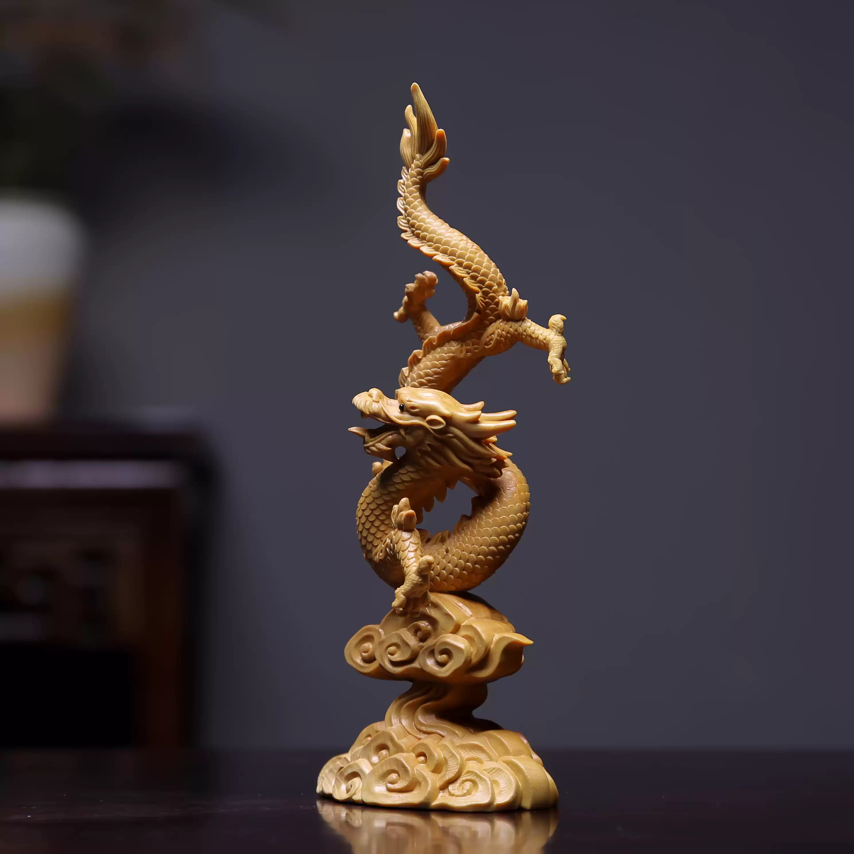四海を翔ける天上の龍：手彫り黄楊の伝世作品