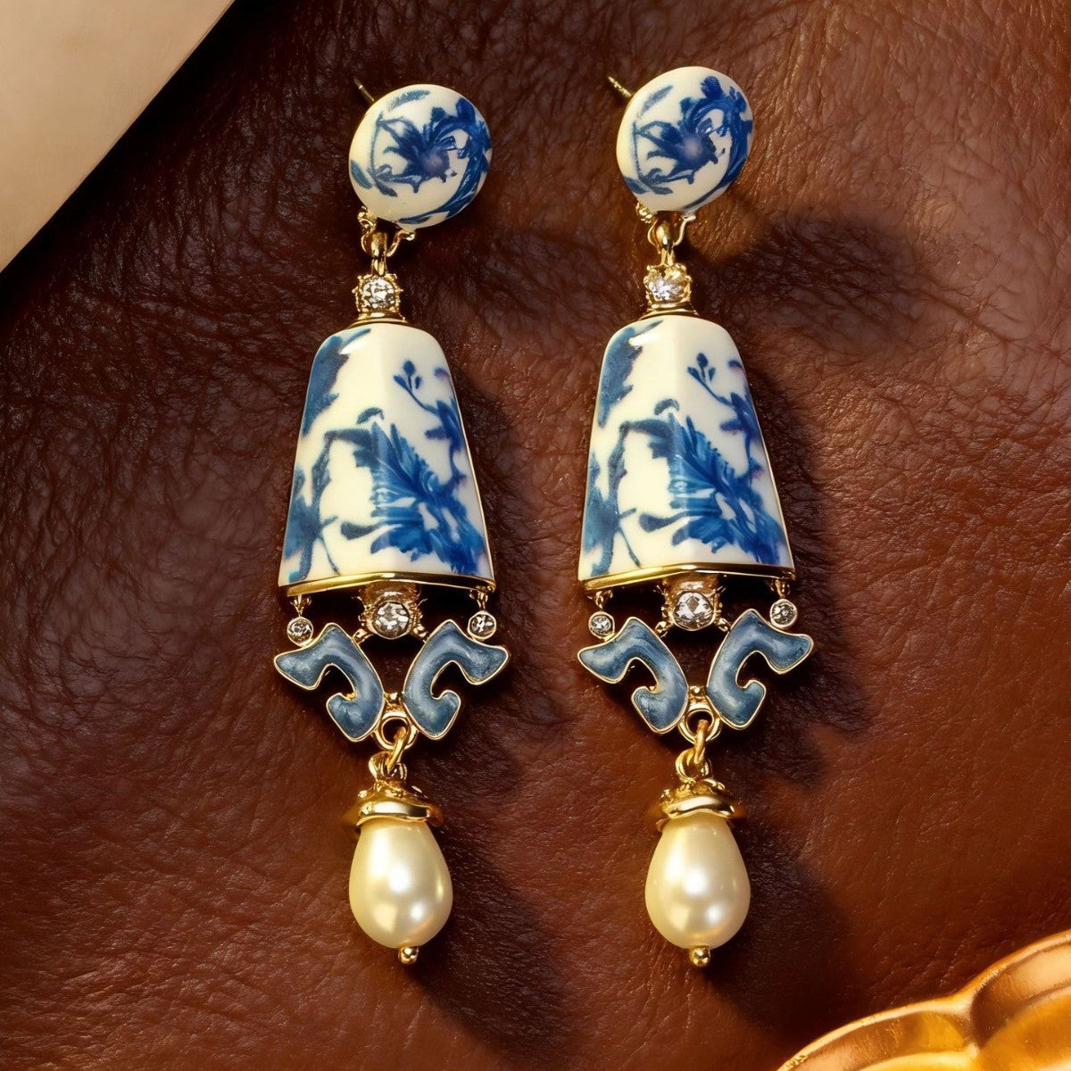 Vintage Blue & White Porcelain-Style Vase Drop Earrings – Court Elegance Jewelry